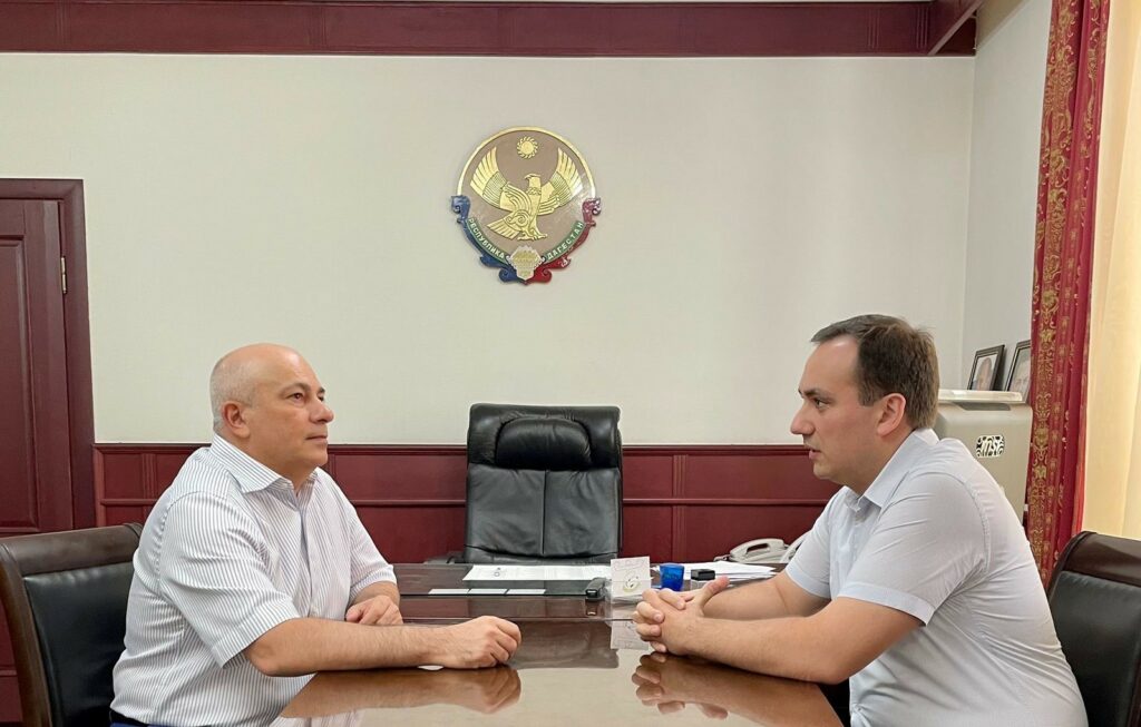 Глава отделения Российского экологического общества Осман Булатов провел встречу с Министром природных ресурсов и экологии Дагестана