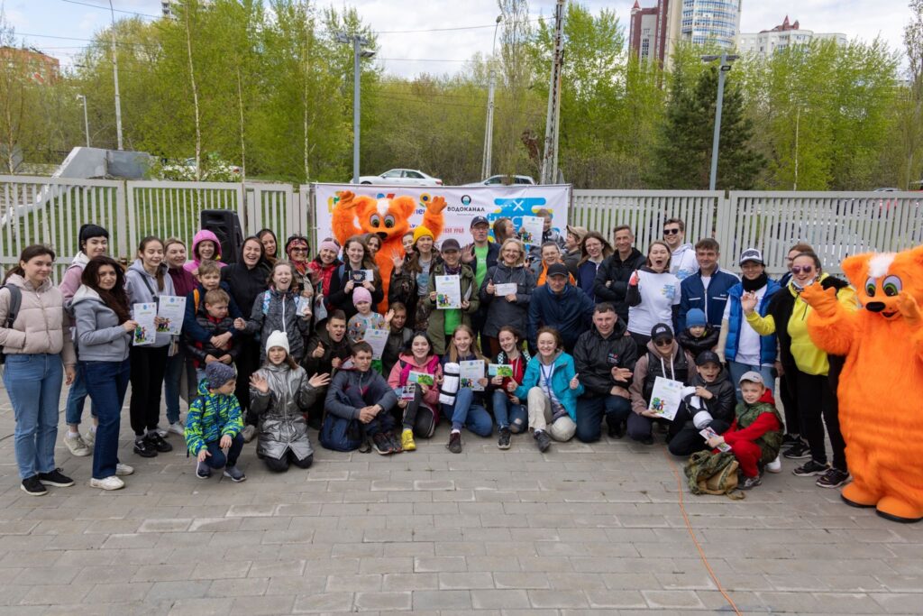 Более 2 тонн мусора собрали экоактивисты с берегов Исети в Екатеринбурге