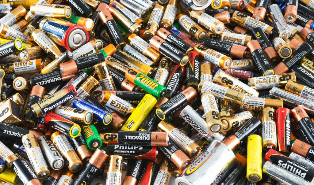 Жители Верхнекамья и соседних территорий с весны сдали на переработку 3 тонны батареек