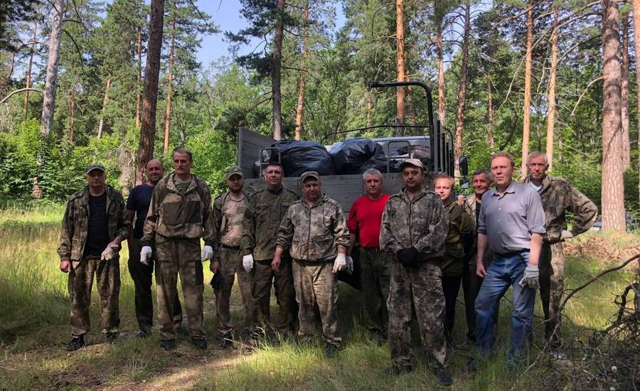 В лесу возле Кузоватово убрали четыре свалки мусора