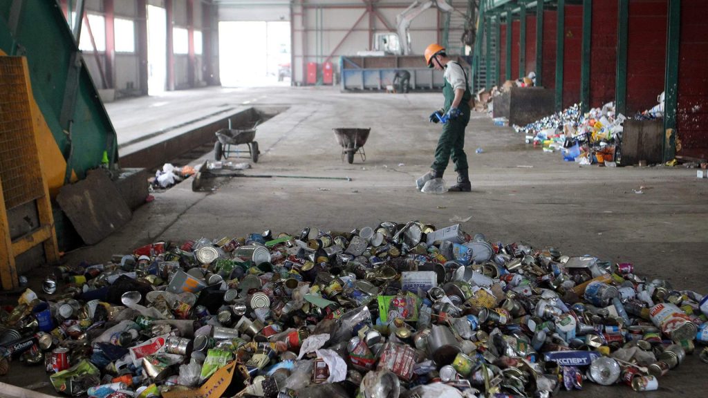 Мусороповод: утилизаторов отходов хотят приравнять к социальному бизнесу