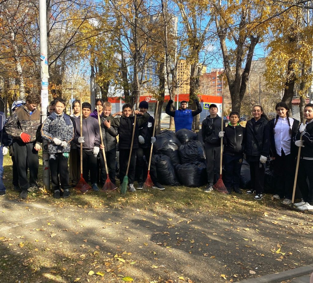 Городской сквер Новосибирска очистили от мусора