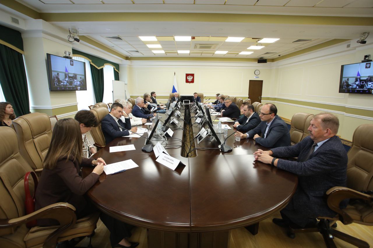 Глава Российского экологического общества провел заседание Общественно-экспертного совета по нацпроекту «Экологическое благополучие»